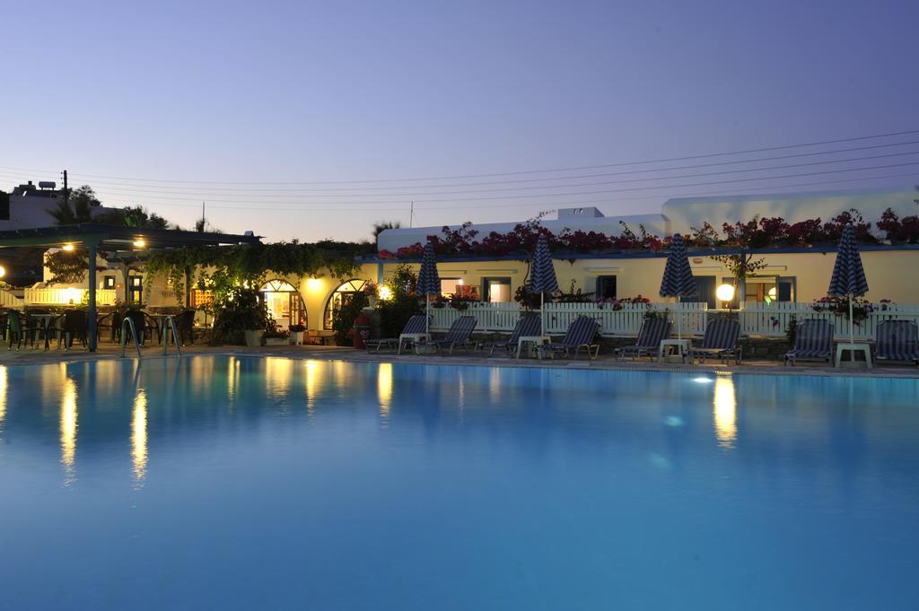Manis Inn Науса Экстерьер фото